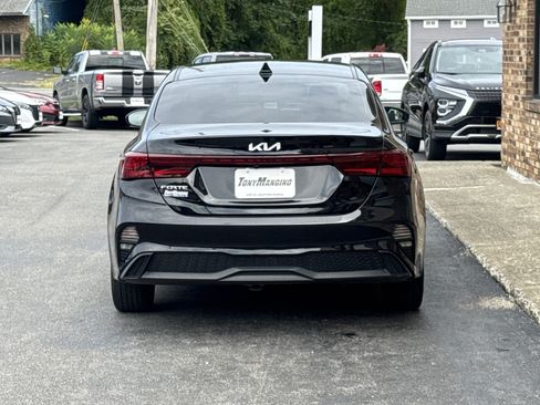 Used 2023 Kia Forte LXS FWD image 4