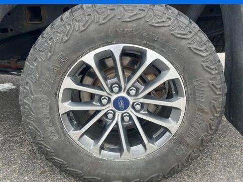 Used 2017 Ford F150 XLT w/ Equipment Group 302A Luxury image 14