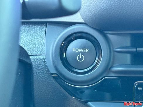 Certified 2025 Toyota Crown Signia AWD/4WD image 25