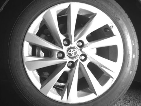 Used 2023 Toyota Camry LE AWD/4WD image 9