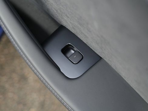 Used 2025 Tesla Model 3 Long Range image 38