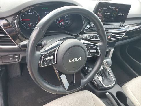 Certified 2023 Kia Seltos EX AWD/4WD image 17