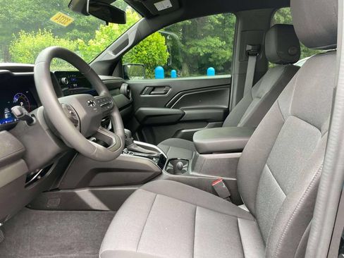 Used 2024 Chevrolet Colorado Trail Boss w/ Technology Package AWD/4WD image 15