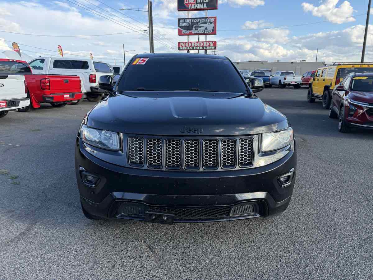 Used 2015 Jeep Grand Cherokee Altitude AWD/4WD image 2