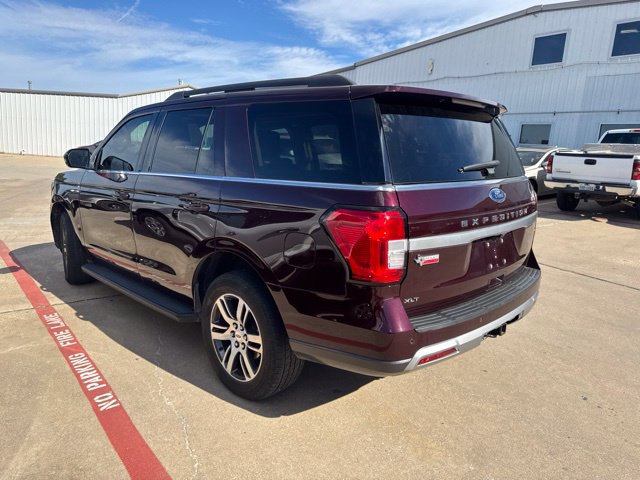Used 2024 Ford Expedition XLT RWD image 4