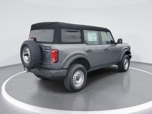 New 2025 Ford Bronco 4-Door image 3