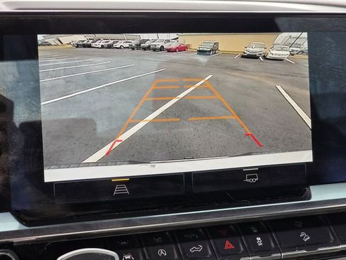 Used 2025 Chevrolet Silverado 1500 LT w/ Z71 Off-Road Package image 11