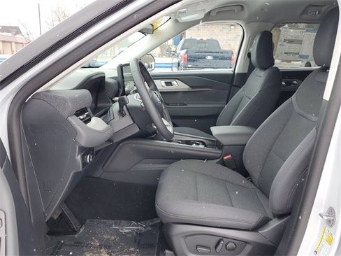 New 2025 Ford Explorer Active image 14