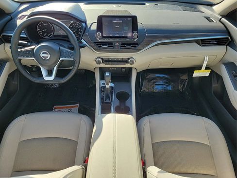 New 2025 Nissan Altima 2.5 SV image 13