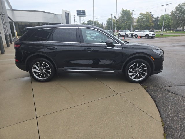 Used 2024 Lincoln Corsair AWD w/ Equipment Group 101A image 5