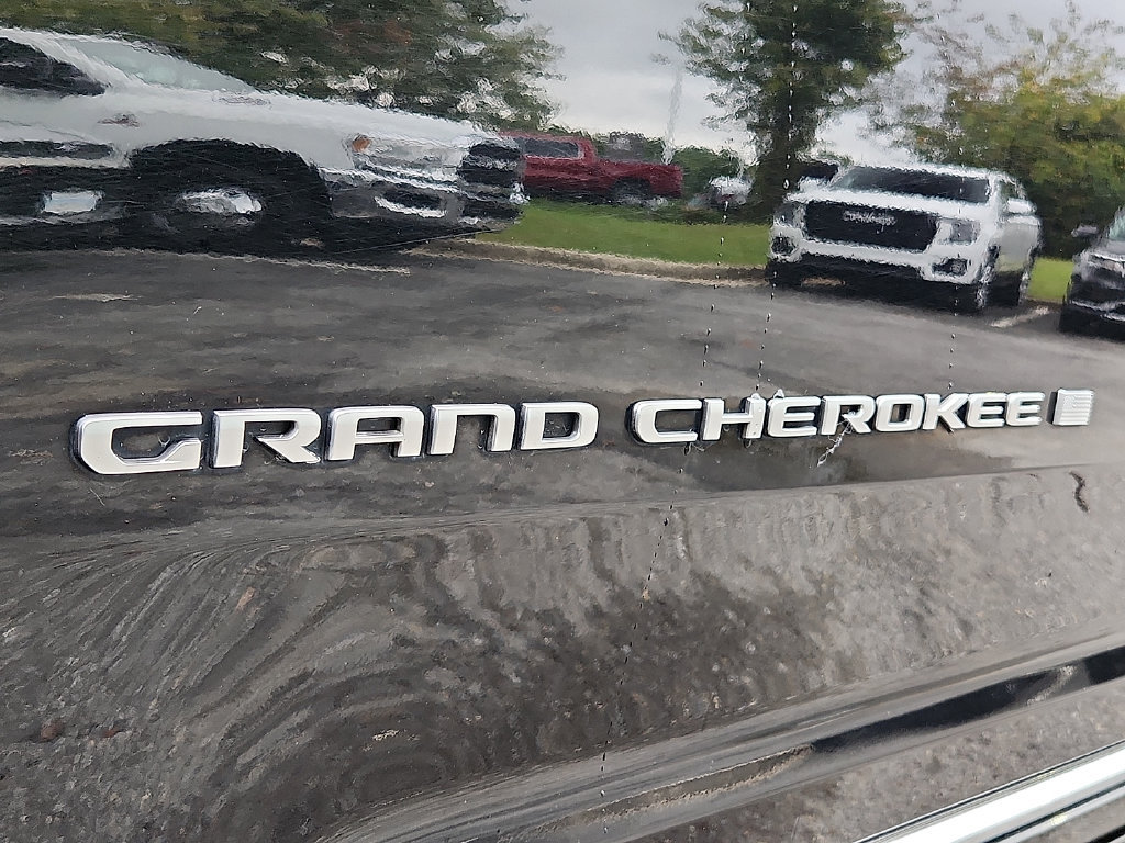 Certified 2023 Jeep Grand Cherokee Summit AWD/4WD image 34