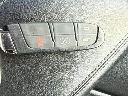 Used 2023 Jeep Compass Limited AWD/4WD image 7