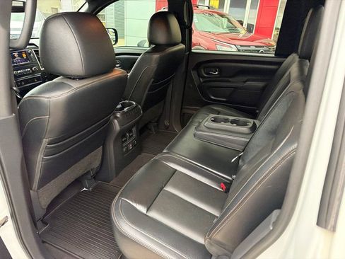 Used 2019 Nissan Titan SL w/ Midnight Edition AWD/4WD image 19