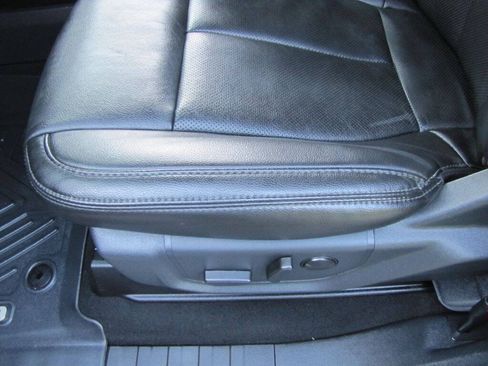 Used 2022 Ford F250 Lariat w/ Lariat Value Package AWD/4WD image 14