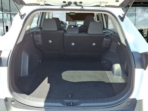 Used 2024 Toyota RAV4 XLE AWD/4WD image 15
