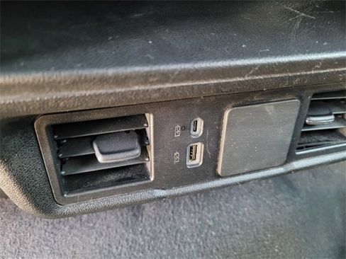 Used 2024 Chevrolet Silverado 1500 Custom image 10