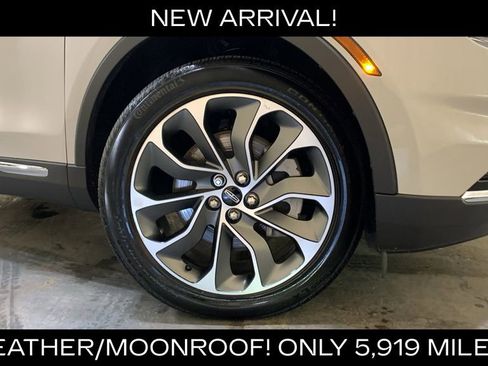 Used 2023 Lincoln Nautilus Reserve w/ Luxury Package AWD/4WD image 9