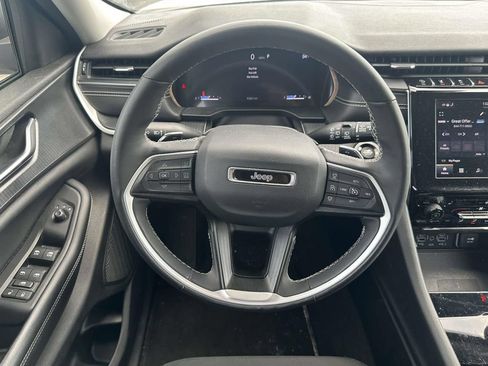 Used 2023 Jeep Grand Cherokee L Laredo w/ Luxury Tech Group I AWD/4WD image 15