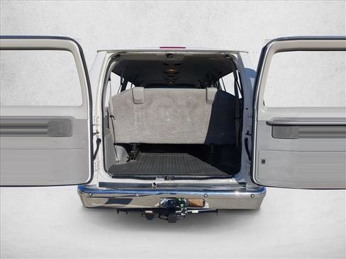 Used 2010 Ford E-350 and Econoline 350 XL image 6