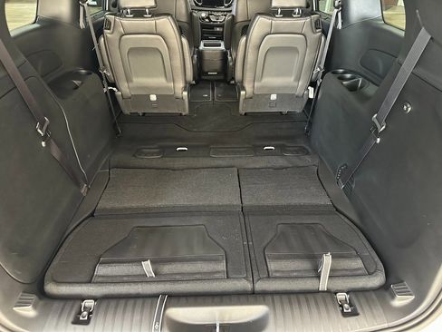 New 2026 Chrysler Pacifica Select image 43