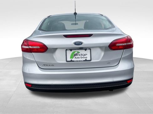 Used 2016 Ford Focus SE w/ SE Power Seat Package FWD image 7