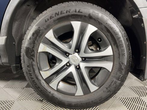 Used 2017 Toyota RAV4 LE FWD image 11