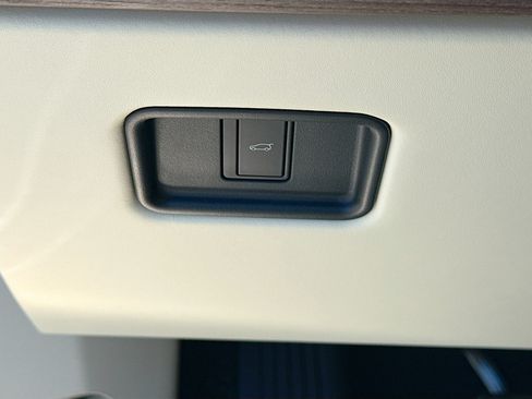 New 2026 Land Rover Range Rover SE AWD/4WD image 35