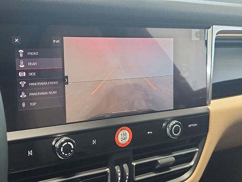 New 2026 Porsche Macan AWD/4WD image 18