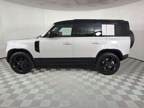 New 2026 Land Rover Defender 110 X-Dynamic SE image 2