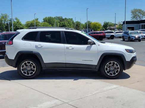 Used 2021 Jeep Cherokee Trailhawk AWD/4WD image 12