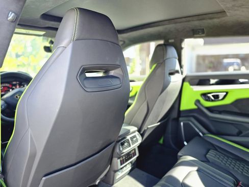 Used 2024 Lamborghini Urus S AWD/4WD image 12