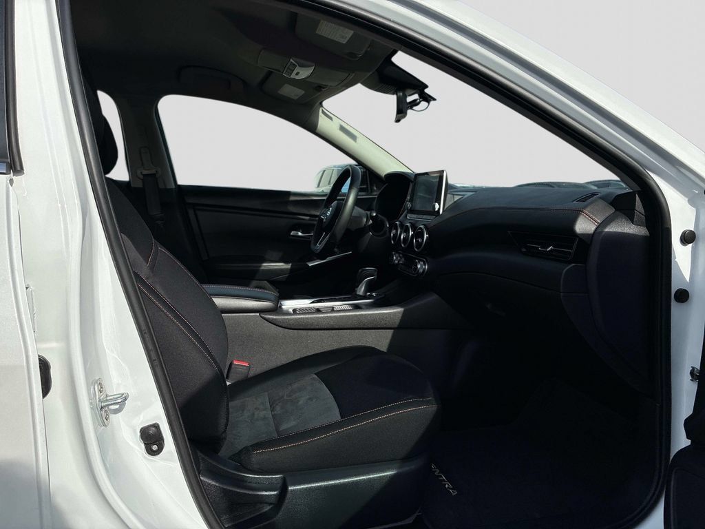 Certified 2023 Nissan Sentra SR w/ Electronics Package FWD image 9