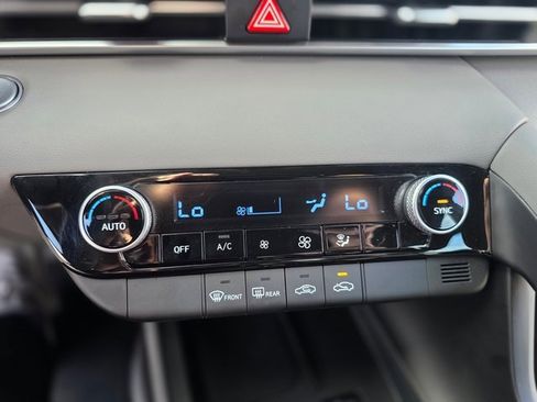 Certified 2025 Hyundai Elantra Sport image 26