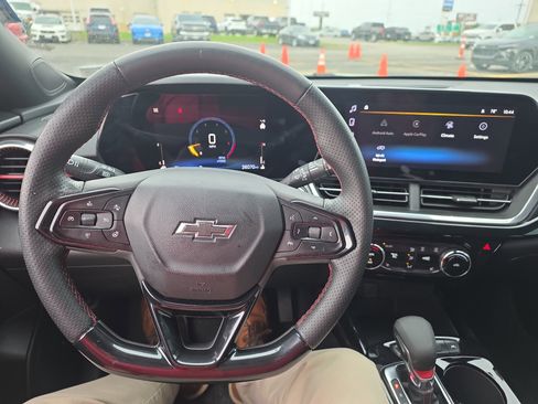 Used 2024 Chevrolet Trax RS w/ Driver Confidence Package image 14