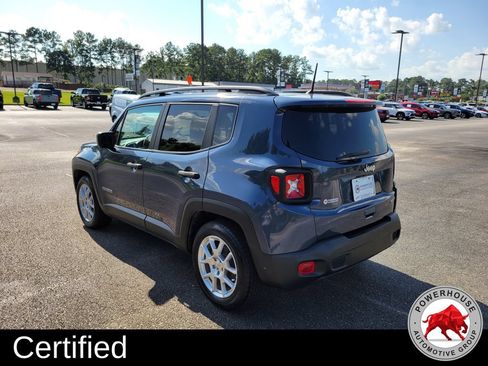 Used 2020 Jeep Renegade Sport w/ Sport Appearance Group FWD image 3