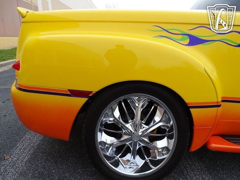 Used 2004 Chevrolet SSR w/ Preferred Equipment Group image 33