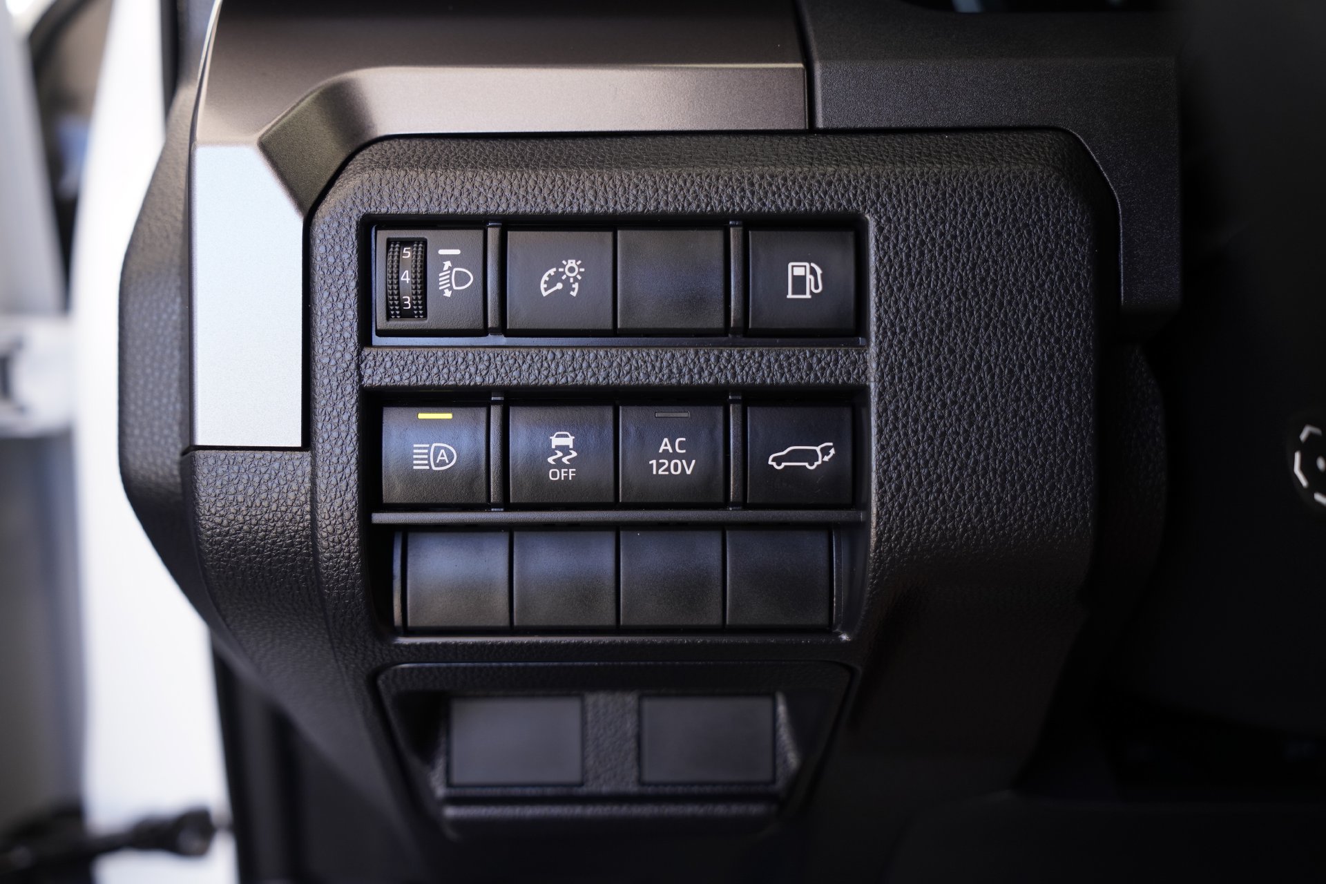 Used 2025 Toyota 4Runner TRD Off-Road Premium AWD/4WD image 22