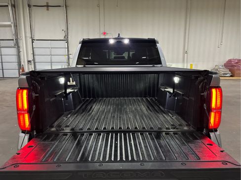 Used 2024 Toyota Tacoma SR5 AWD/4WD image 7