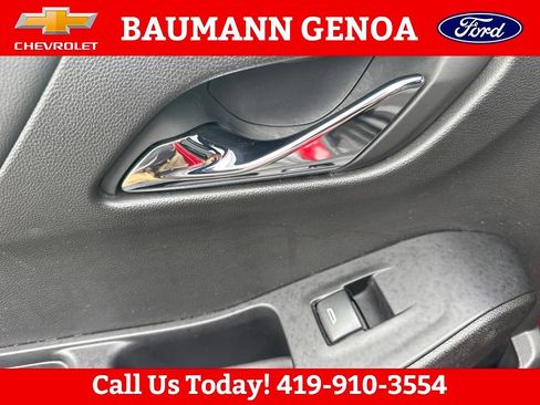 Used 2023 Chevrolet Traverse RS AWD/4WD image 42