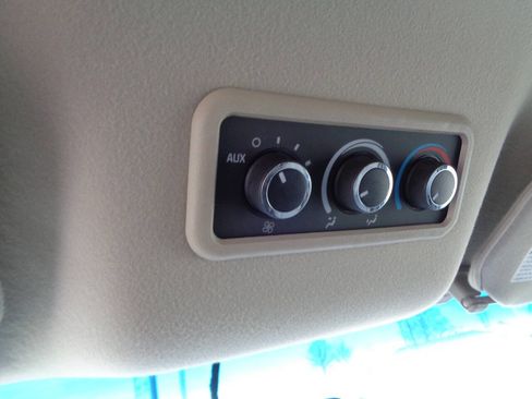 Used 2018 GMC Savana 3500 LT w/ LT Preferred Equipment Group image 19