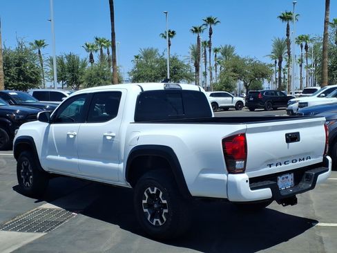 Used 2019 Toyota Tacoma TRD Off-Road AWD/4WD image 6