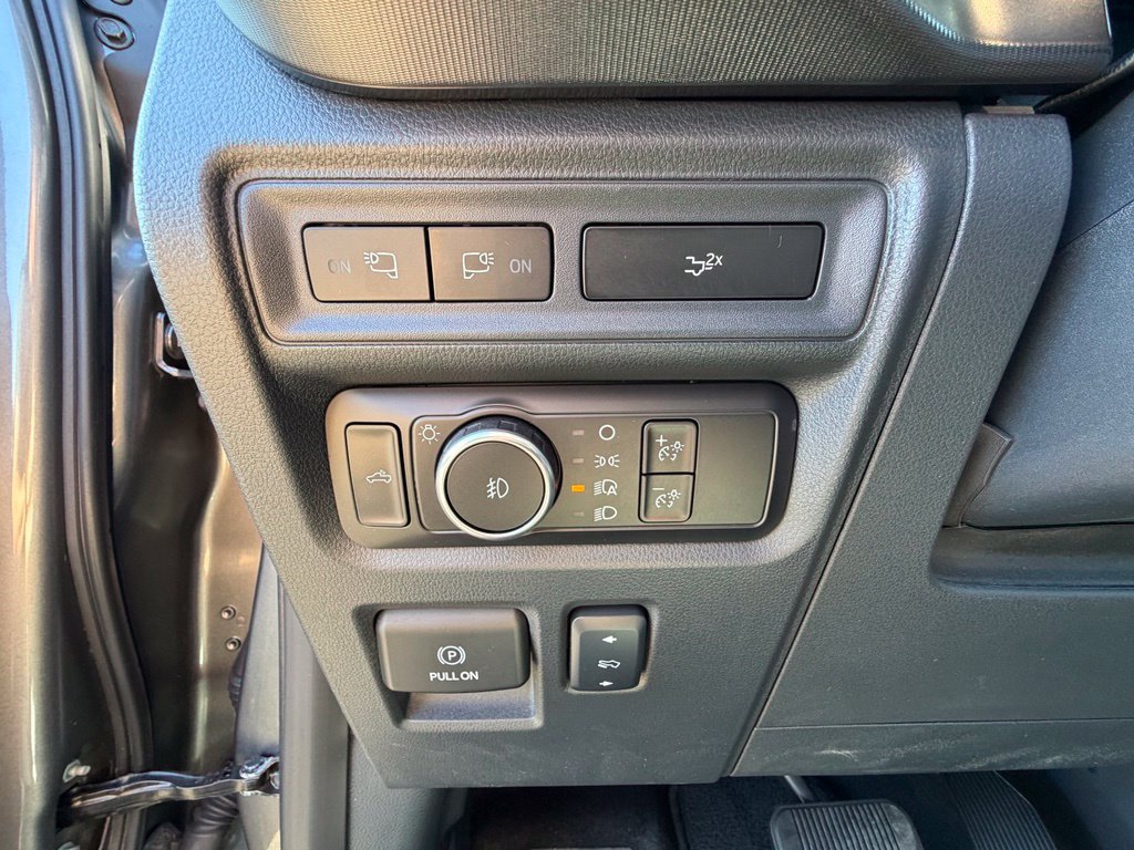 Used 2024 Ford F150 Lariat AWD/4WD image 4