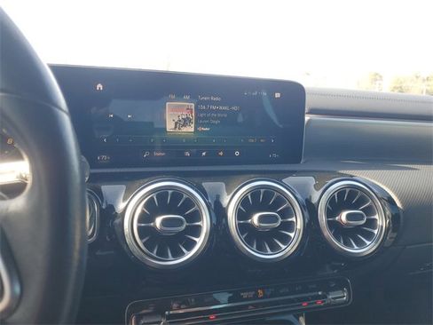 Used 2020 Mercedes-Benz CLA 250 image 28