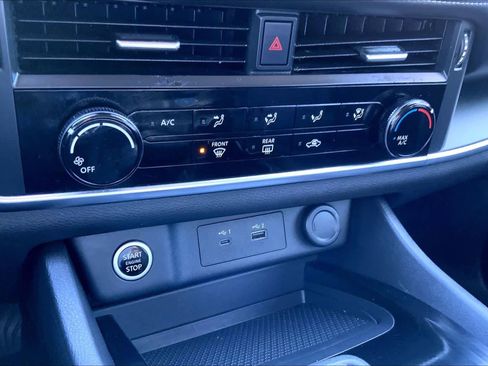 Used 2021 Nissan Rogue S image 34