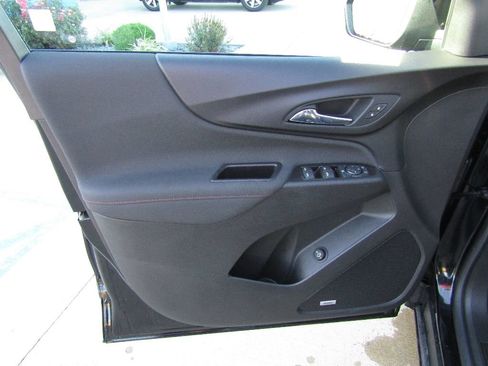 Used 2022 Chevrolet Equinox RS w/ RS Leather Package image 13