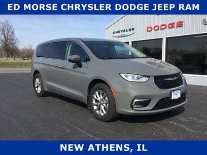 Used 2023 Chrysler Pacifica Touring-L