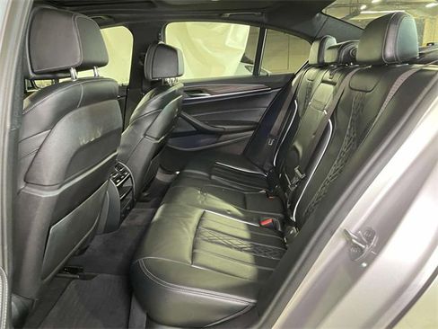 Used 2018 BMW 530i xDrive image 14