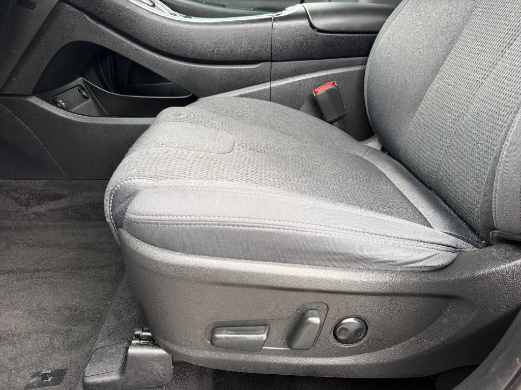 Used 2022 Hyundai Santa Fe SEL w/ Convenience Package FWD image 11