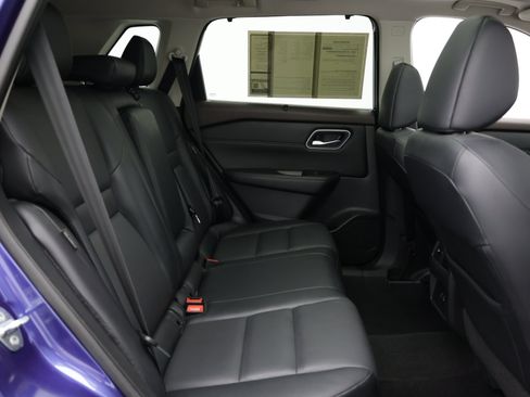Used 2021 Nissan Rogue SV w/ Premium Package FWD image 36