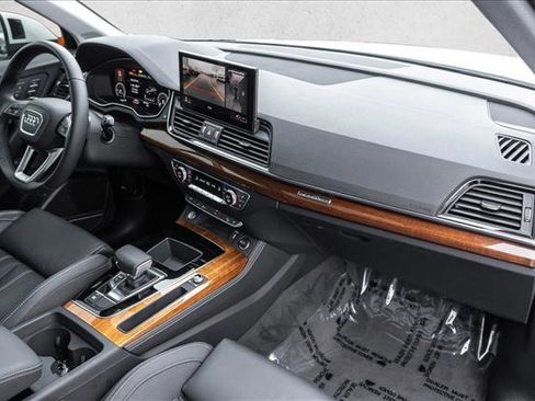 Used 2023 Audi Q5 e Premium Plus w/ Premium Plus Package image 25